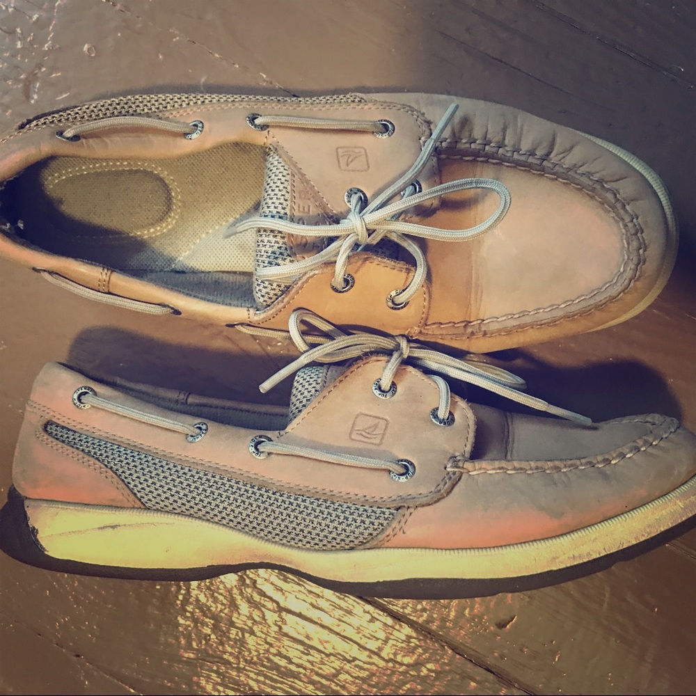 Tan Sperry’s